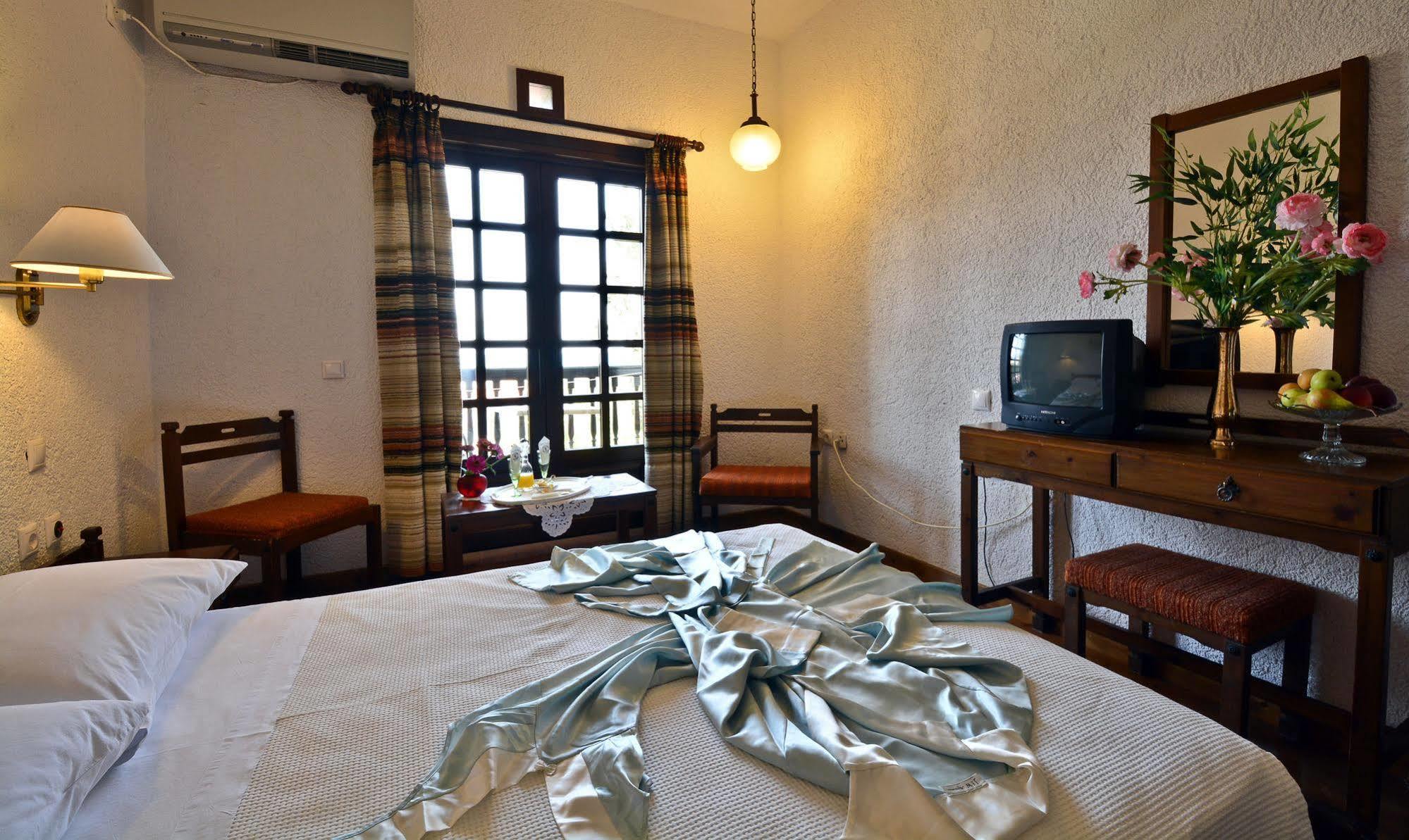 Hotel Prince Stafilos Skopelos stad Exteriör bild