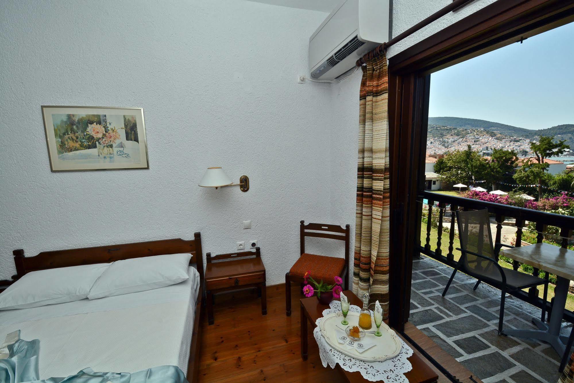 Hotel Prince Stafilos Skopelos stad Exteriör bild